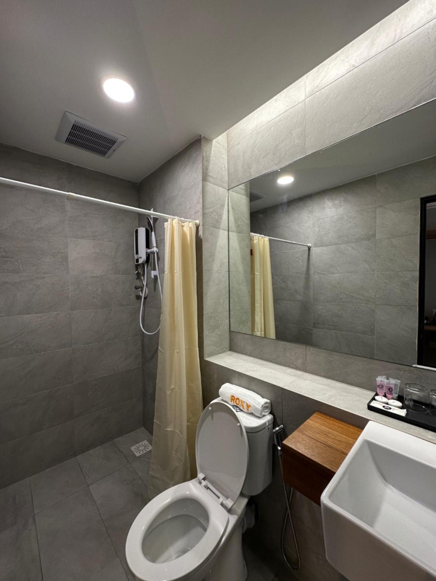 Roxy Hotel Aiman Kuching Kültér fotó